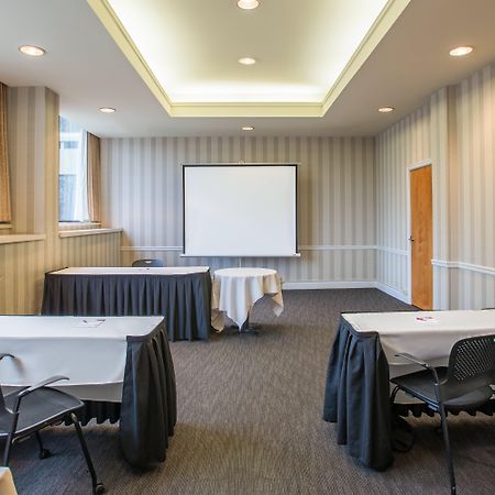 Holiday Inn & Suites Pittsfield-Berkshires By Ihg Eksteriør bilde