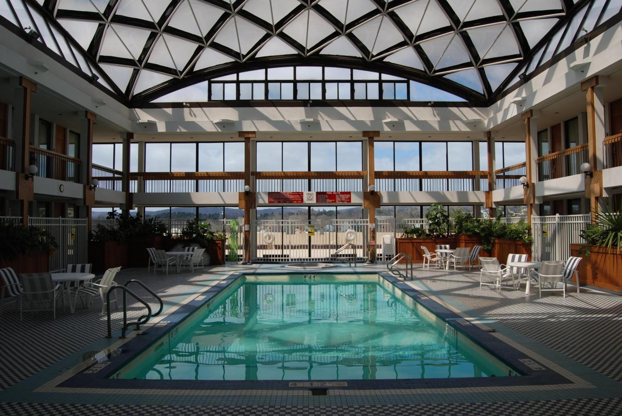 Holiday Inn & Suites Pittsfield-Berkshires By Ihg Eksteriør bilde